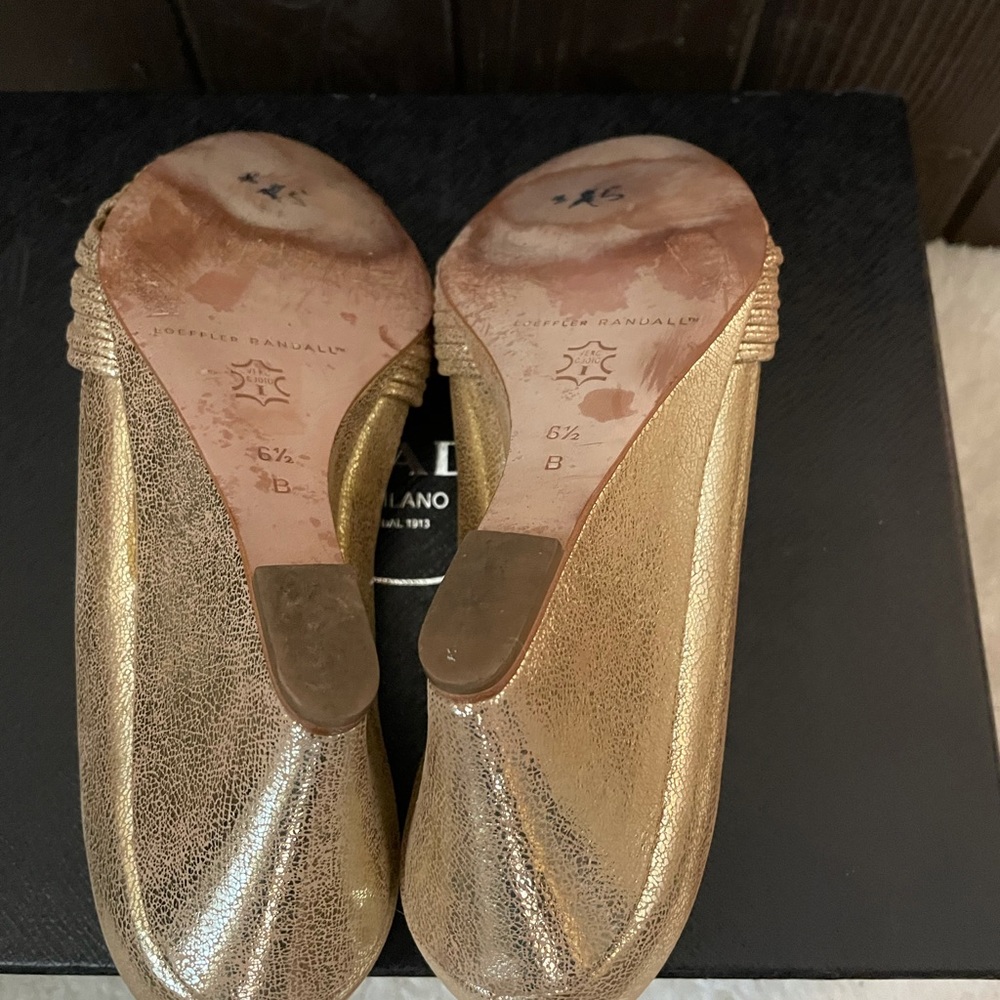 👡 Loeffler Randall gold strappy wedges - Picture 6 of 6